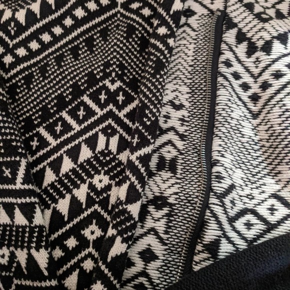 Lucky Brand Black & White Geometric Aztec print Cardigan Sweater. Size Large. - Picture 6 of 16